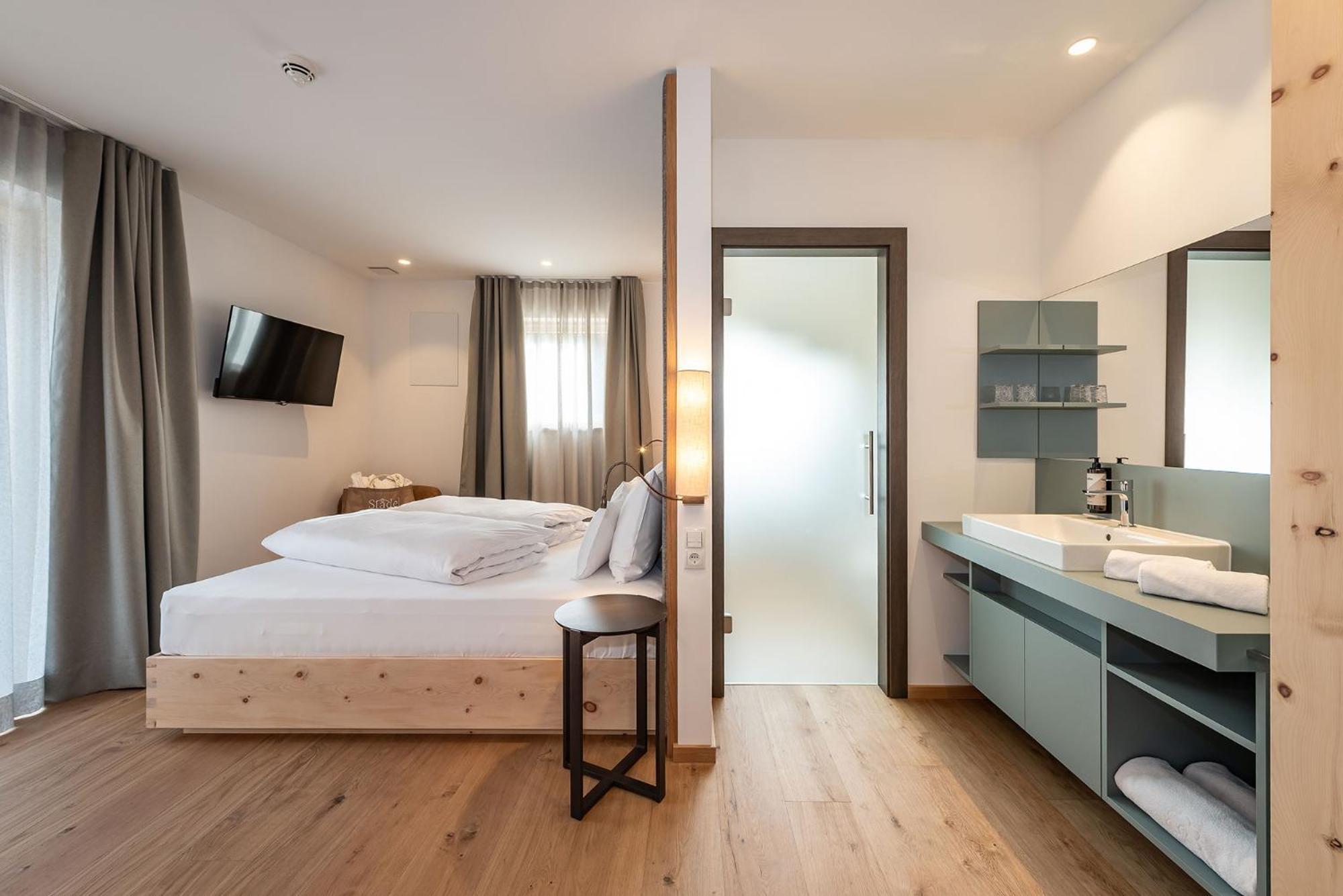 Hotel Bewaller Обереген Екстериор снимка