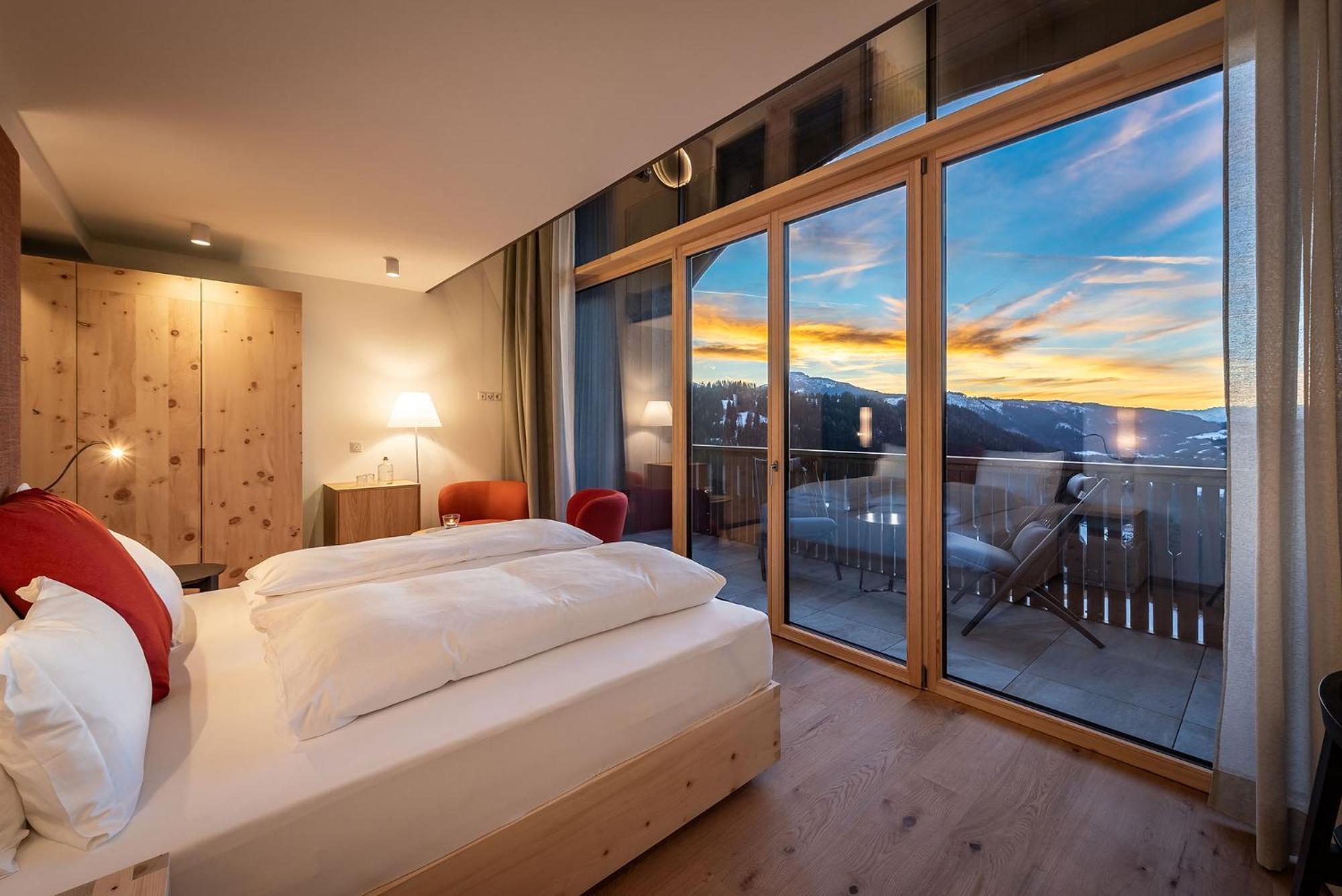 Hotel Bewaller Обереген Екстериор снимка