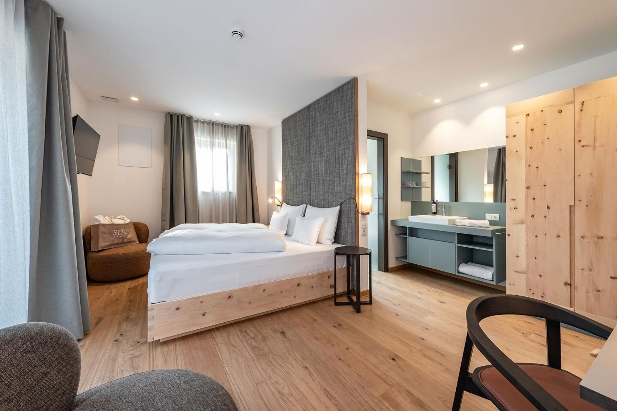 Hotel Bewaller Обереген Екстериор снимка