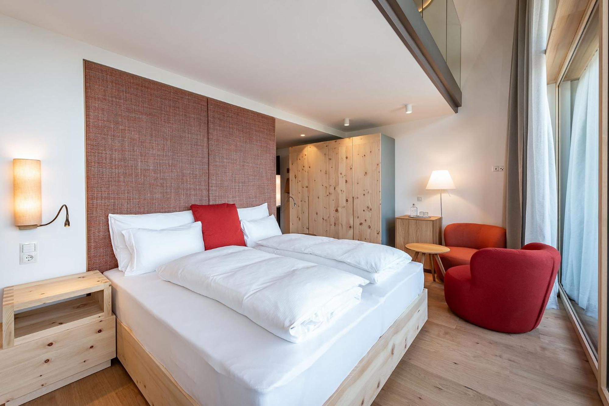 Hotel Bewaller Обереген Екстериор снимка