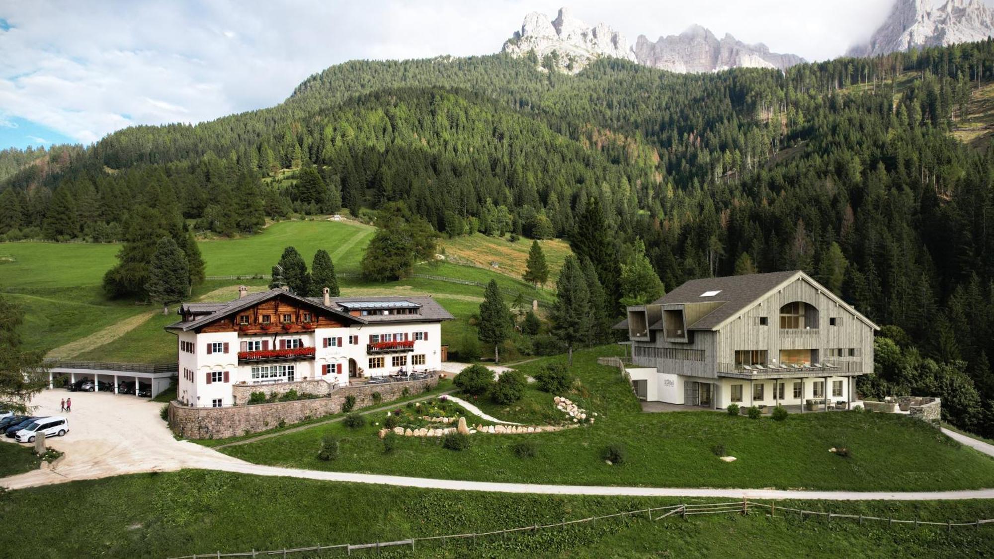 Hotel Bewaller Обереген Екстериор снимка